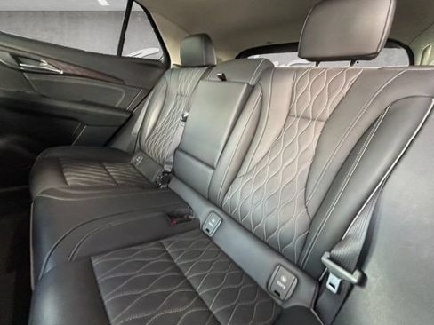 Used 2022 Buick Envision Avenir w/ Technology Package II FWD image 28
