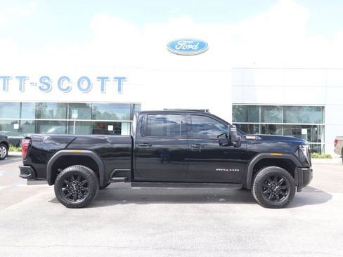 Used 2025 GMC Sierra 2500 AT4 w/ AT4 Premium Plus Package image 16