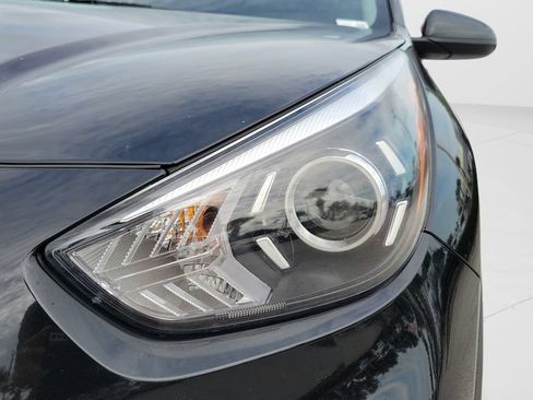 Used 2022 Kia Niro LXS FWD image 24