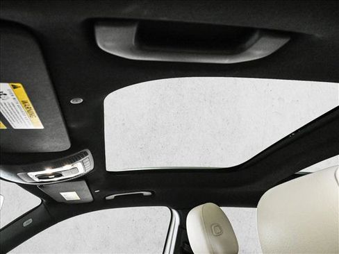 Certified 2024 Mercedes-Benz GLB 250 4MATIC image 17