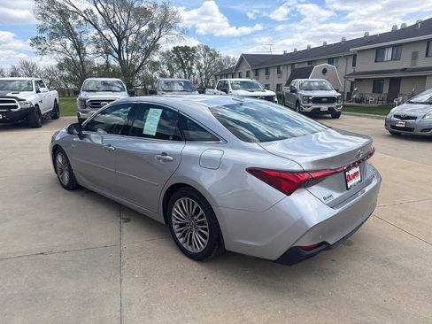 Used 2021 Toyota Avalon Limited w/ Advanced Safety Package FWD image 3