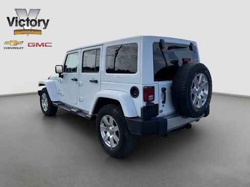 Used 2017 Jeep Wrangler Unlimited Sahara w/ Connectivity Group AWD/4WD image 4