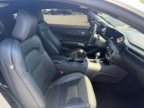 Used 2025 Ford Mustang GT Premium RWD image 30