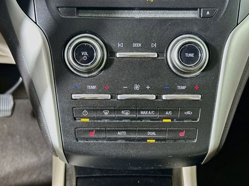 Used 2019 Lincoln MKC Select w/ Select Plus Package FWD image 24