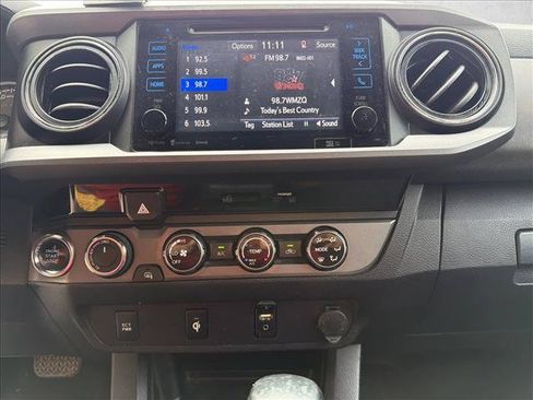 Used 2017 Toyota Tacoma TRD Sport w/ Tow Package (A/T) AWD/4WD image 17