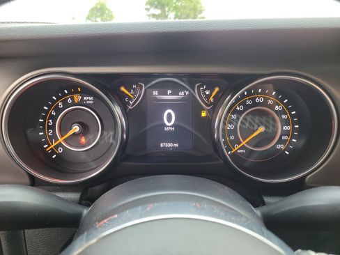 Used 2020 Jeep Gladiator Sport w/ Quick Order Package 24S AWD/4WD image 30