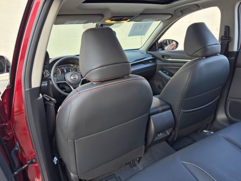 Used 2024 Nissan Altima 2.5 SR w/ SR Premium Package FWD image 32