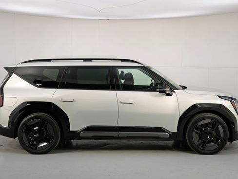 Used 2024 Kia EV9 GT-Line image 59