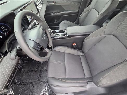 Used 2025 Toyota Camry XLE image 14