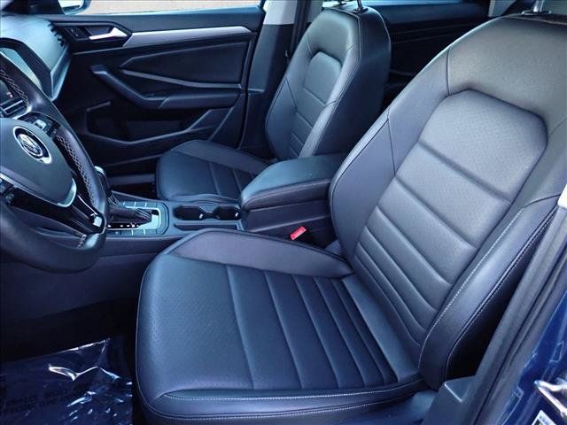 Used 2021 Volkswagen Jetta SE w/ SE Cold Weather Package FWD image 11