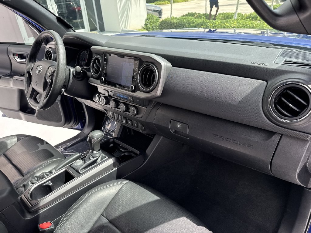 Used 2023 Toyota Tacoma TRD Off-Road w/ TRD Premium Off Road Package AWD/4WD image 32