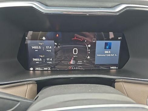 Used 2023 GMC Canyon Denali image 19