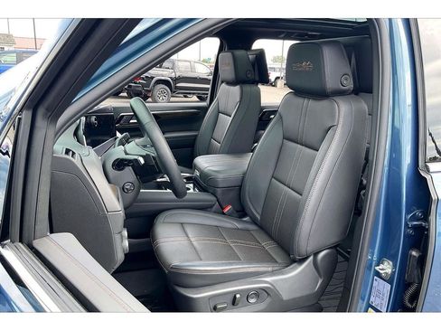 Used 2026 Chevrolet Tahoe High Country AWD/4WD image 27