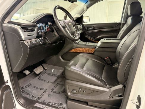 Used 2019 Chevrolet Suburban Premier AWD/4WD image 10