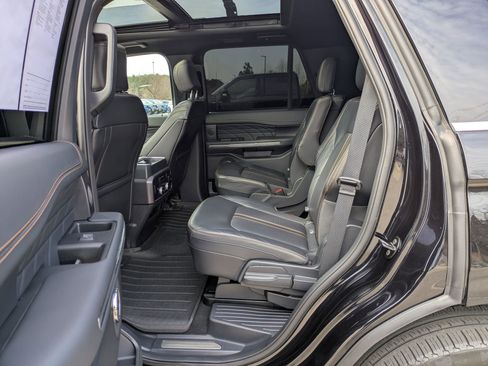 Certified 2024 Ford Expedition Platinum image 29