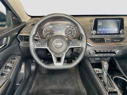 Used 2024 Nissan Altima 2.5 SV FWD image 10