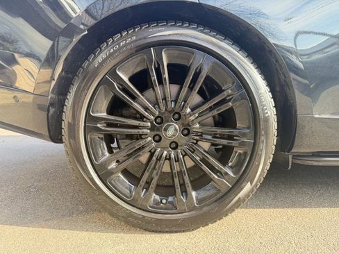 Used 2023 Land Rover Range Rover Long Wheelbase SE image 37