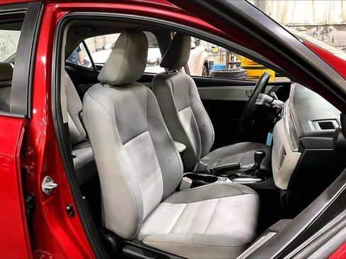 Used 2015 Toyota Corolla LE image 8