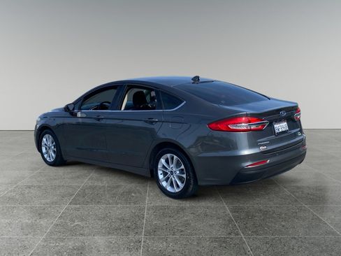 Used 2020 Ford Fusion SE FWD image 3