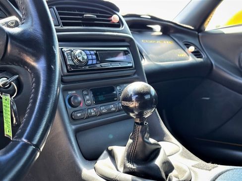 Used 2003 Chevrolet Corvette Z06 w/ Memory Package, 3 Drivers image 9