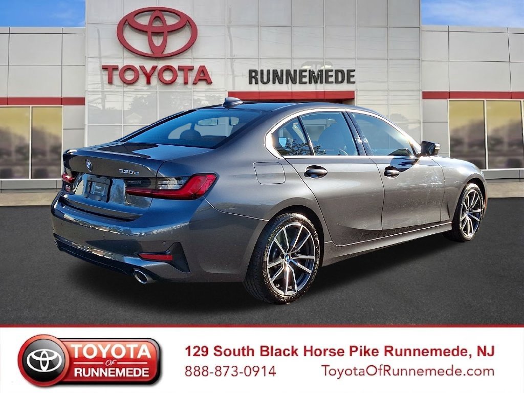 Used 2021 BMW 330e xDrive w/ Premium Package AWD/4WD image 6