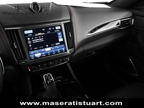 New 2024 Maserati Levante GT Ultima AWD/4WD image 32