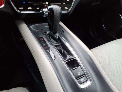 Used 2019 Honda HR-V EX image 24