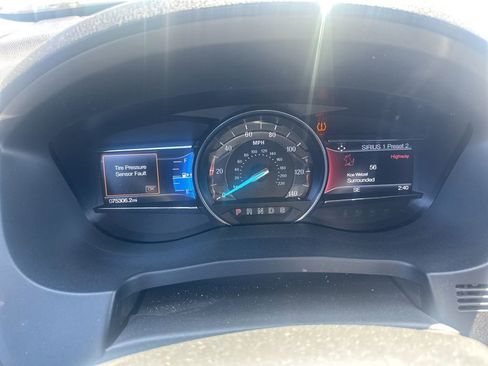 Used 2019 Ford Explorer XLT w/ Equipment Group 202A AWD/4WD image 10