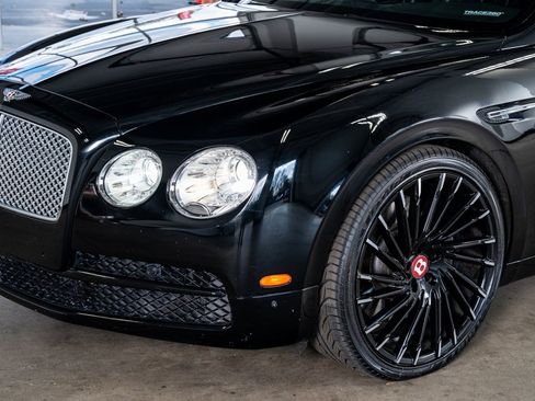 Used 2015 Bentley Flying Spur V8 image 12