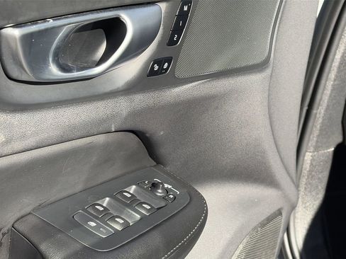 Used 2024 Volvo S60 B5 Core image 22