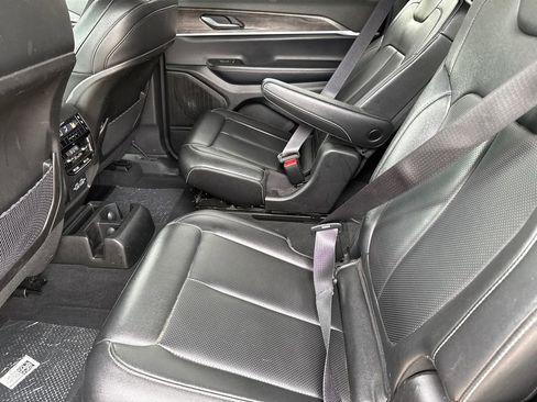 Used 2024 Jeep Grand Cherokee L Limited w/ Luxury Tech Group II AWD/4WD image 18