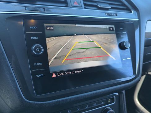 Used 2019 Volkswagen Tiguan SE image 27