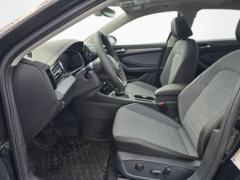 New 2026 Volkswagen Jetta SE FWD image 18