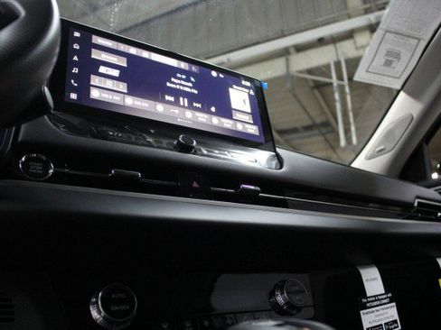 New 2025 Mitsubishi Outlander ES image 14