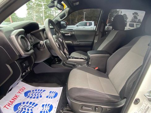 Used 2021 Toyota Tacoma TRD Sport image 7