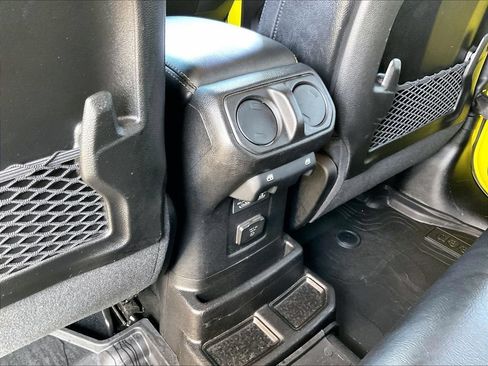 Used 2024 Jeep Wrangler Unlimited Sahara AWD/4WD image 28
