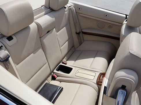 Used 2008 BMW 328i Convertible image 23