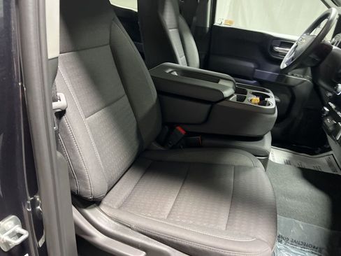 Used 2023 Chevrolet Silverado 1500 Custom image 12