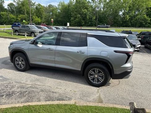 New 2026 Chevrolet Traverse LT w/ Driver Confidence Package AWD/4WD image 24