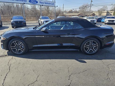 Used 2022 Ford Mustang Premium image 2