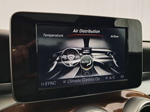 Used 2017 Mercedes-Benz C 300 4MATIC Sedan image 21