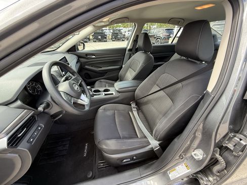 Used 2025 Nissan Altima 2.5 SV image 28