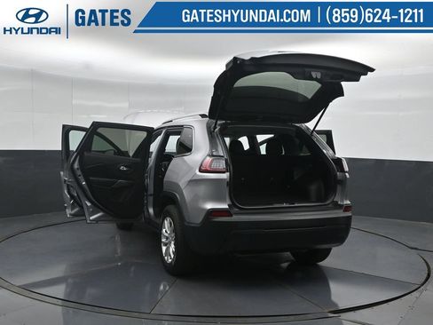 Used 2019 Jeep Cherokee Latitude w/ Popular Appearance Group image 54