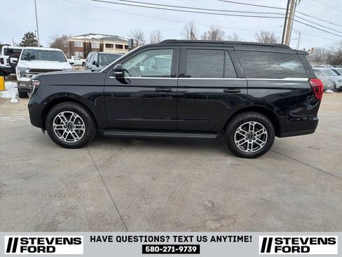 Used 2025 Ford Expedition Active AWD/4WD image 8