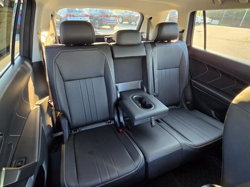 Certified 2023 Volkswagen Tiguan SE w/ Panoramic Sunroof Package image 48