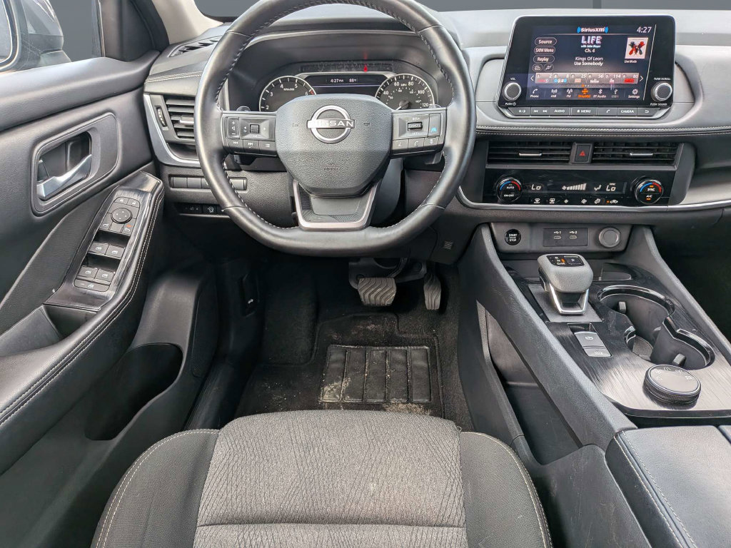 Used 2025 Nissan Rogue SV AWD/4WD image 18