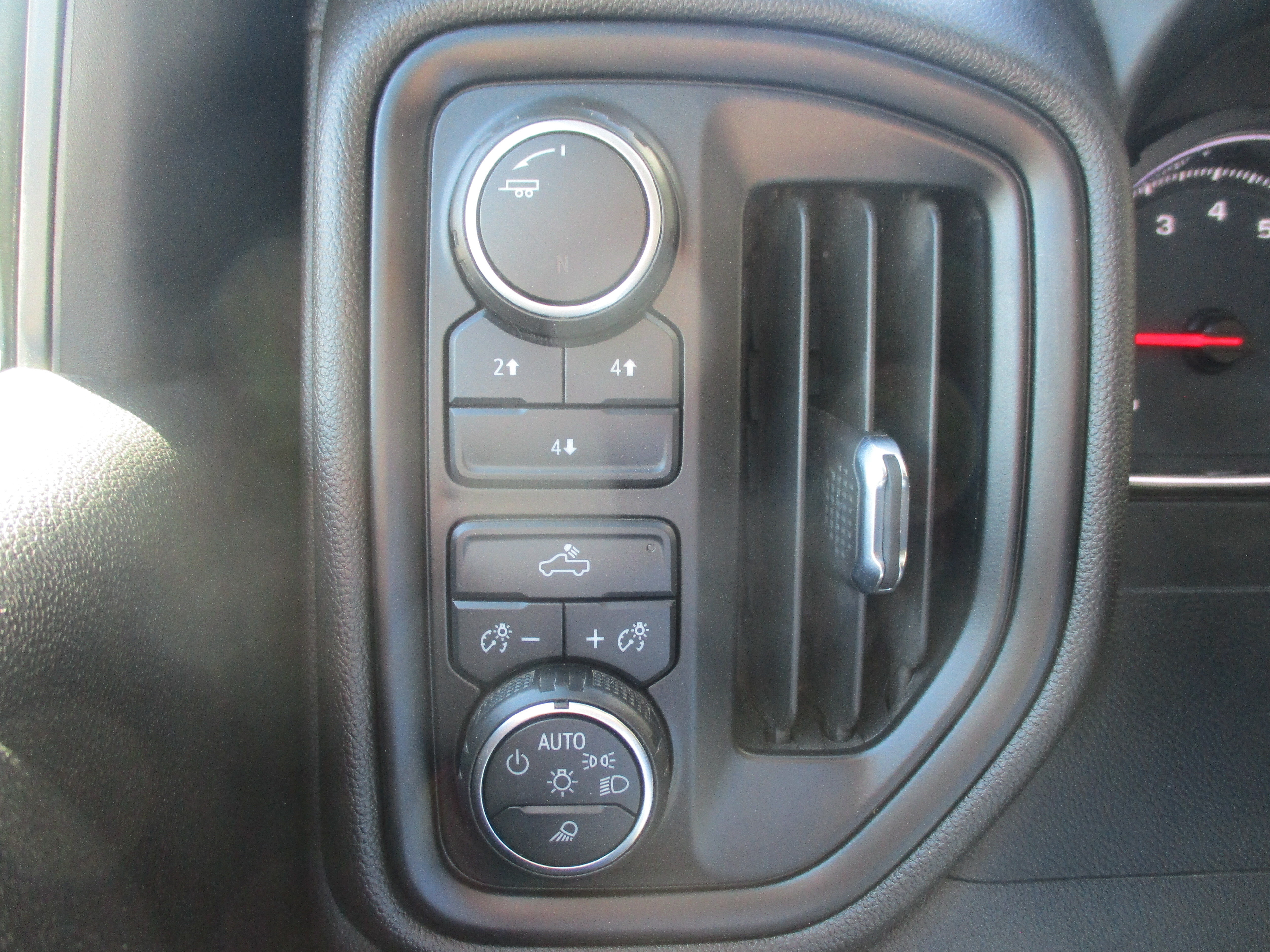 Used 2022 Chevrolet Silverado 2500 Custom w/ Custom Value Package AWD/4WD image 19