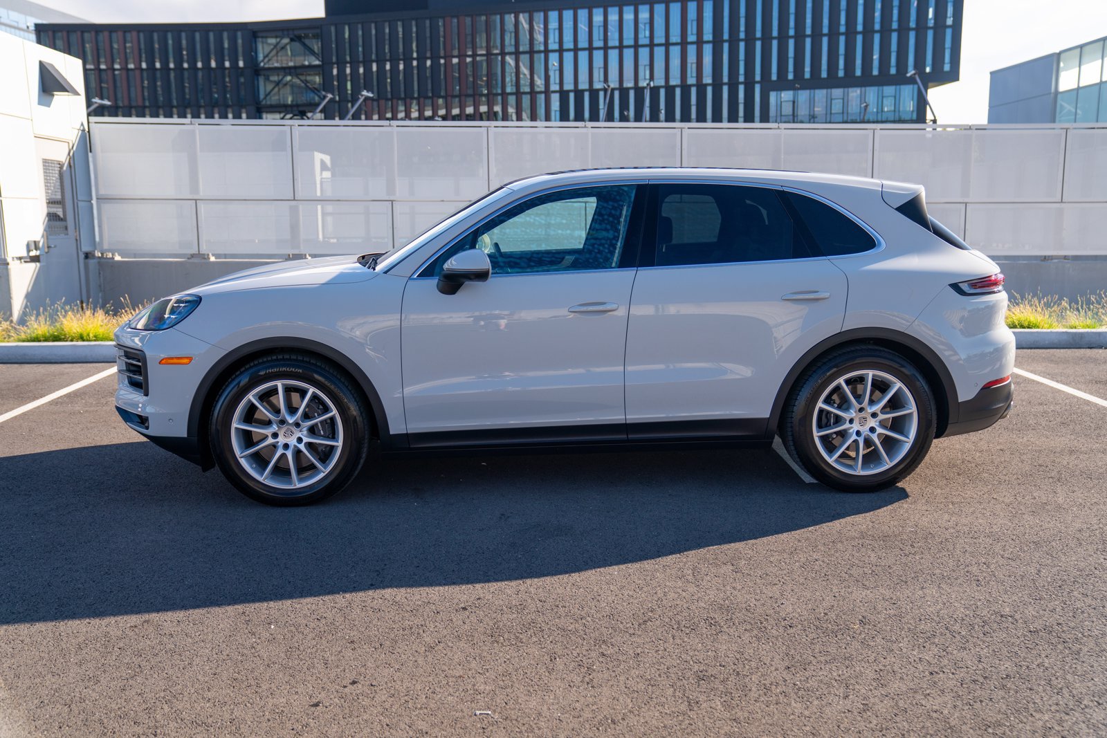 Certified 2024 Porsche Cayenne AWD/4WD image 2