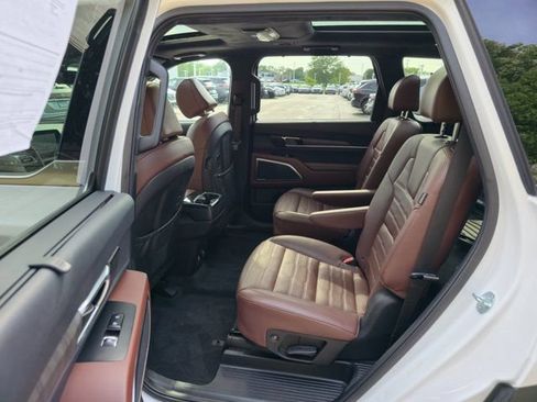 Used 2024 Kia Telluride SX Prestige AWD/4WD image 22
