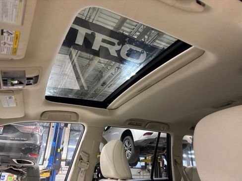 Used 2023 Lexus GX 460 Premium image 23